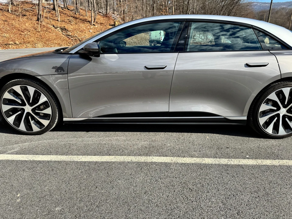 2023 Lucid Air - Image 26 of 31