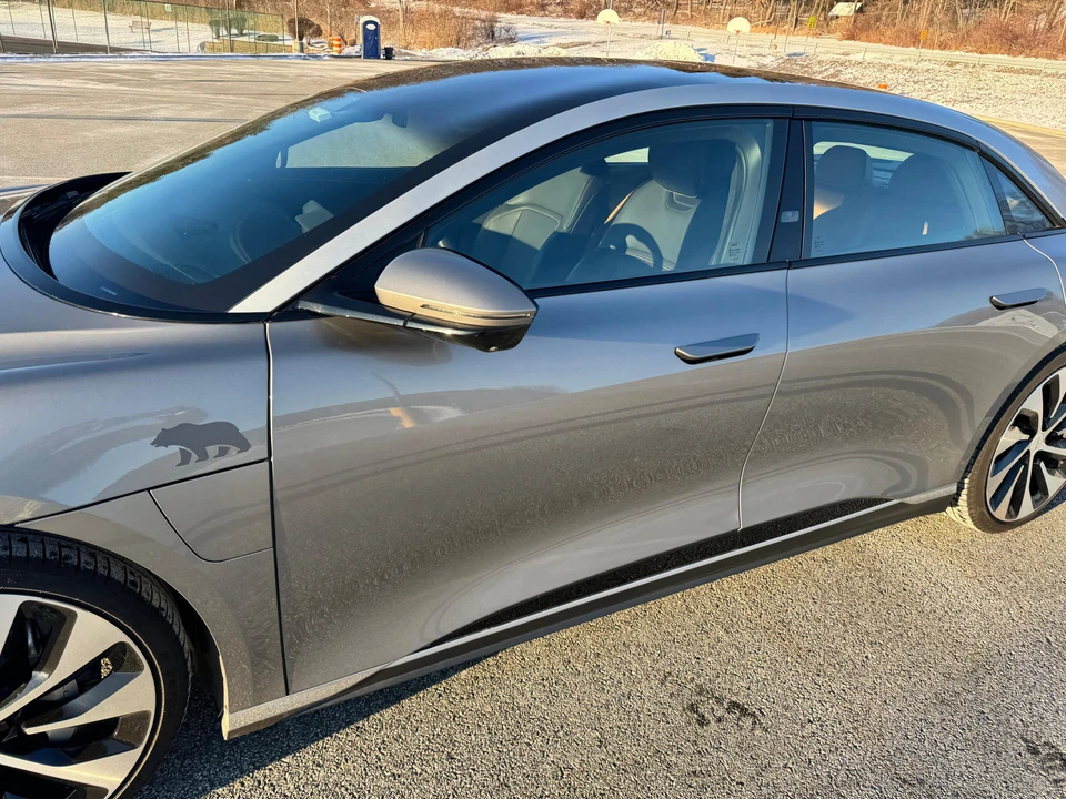 2023 Lucid Air - Image 25 of 31
