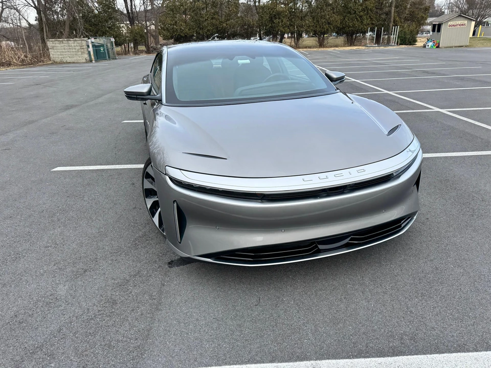 2023 Lucid Air - Image 18 of 31