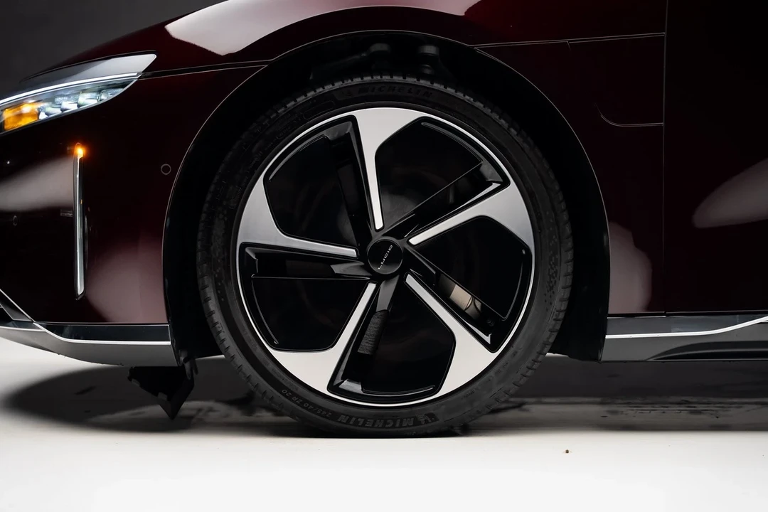 2023 Lucid Air - Image 19 of 21
