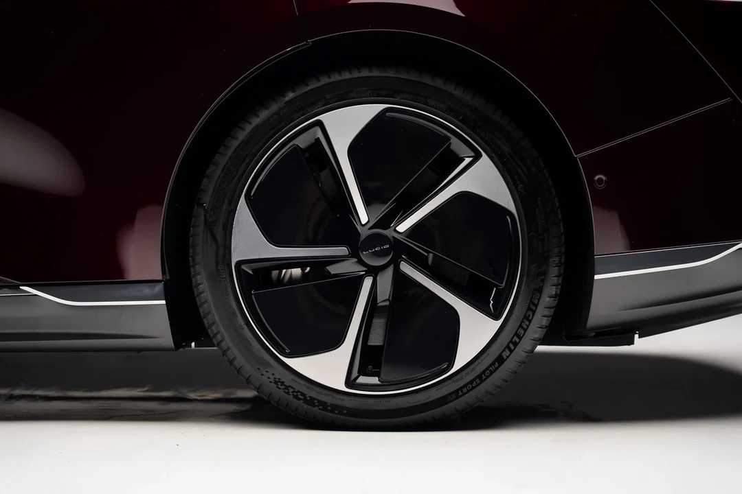 2023 Lucid Air - Image 21 of 21