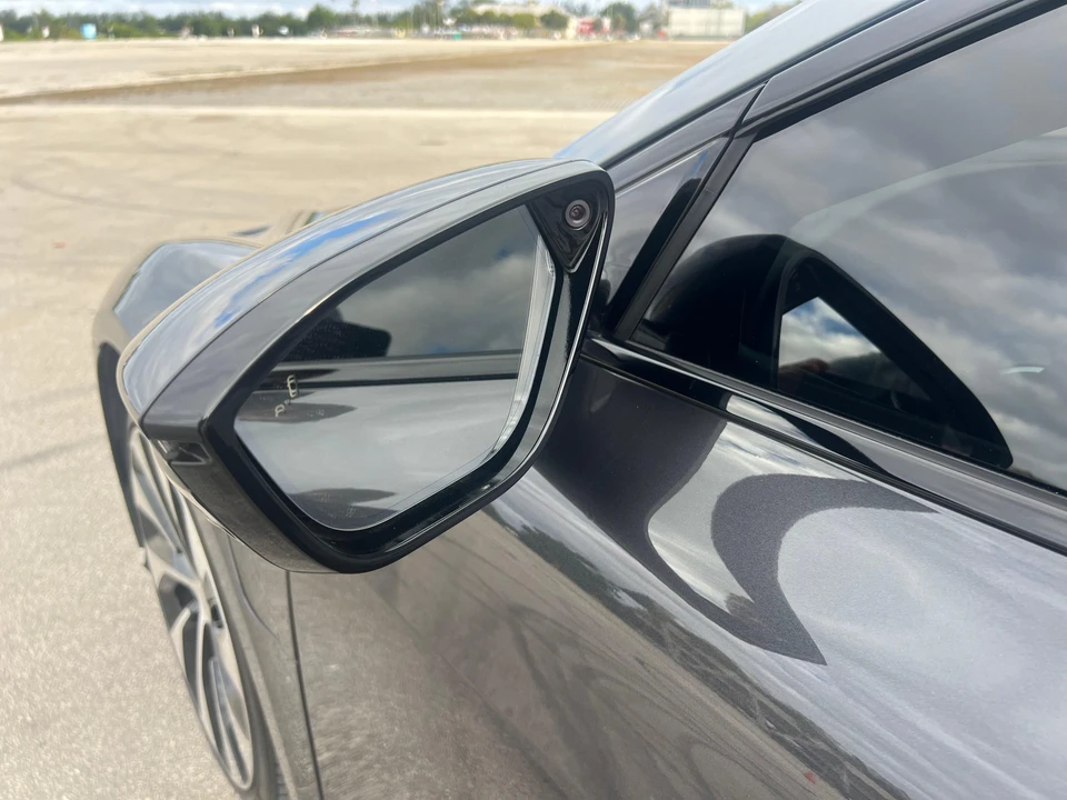 2023 Lucid Air - Image 30 of 31