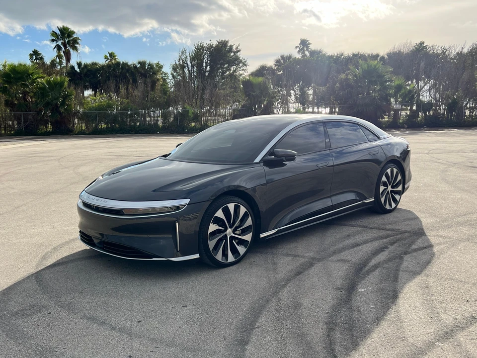 2023 Lucid Air - Image 16 of 31