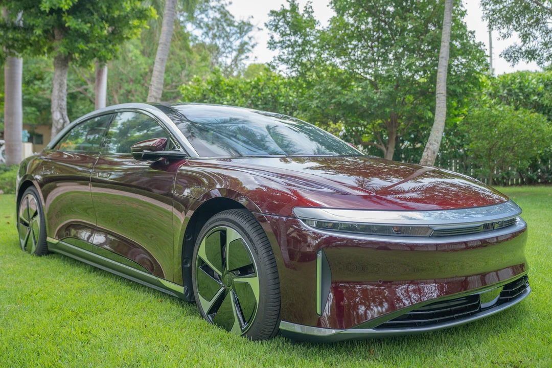 2023 Lucid Air - Image 17 of 31