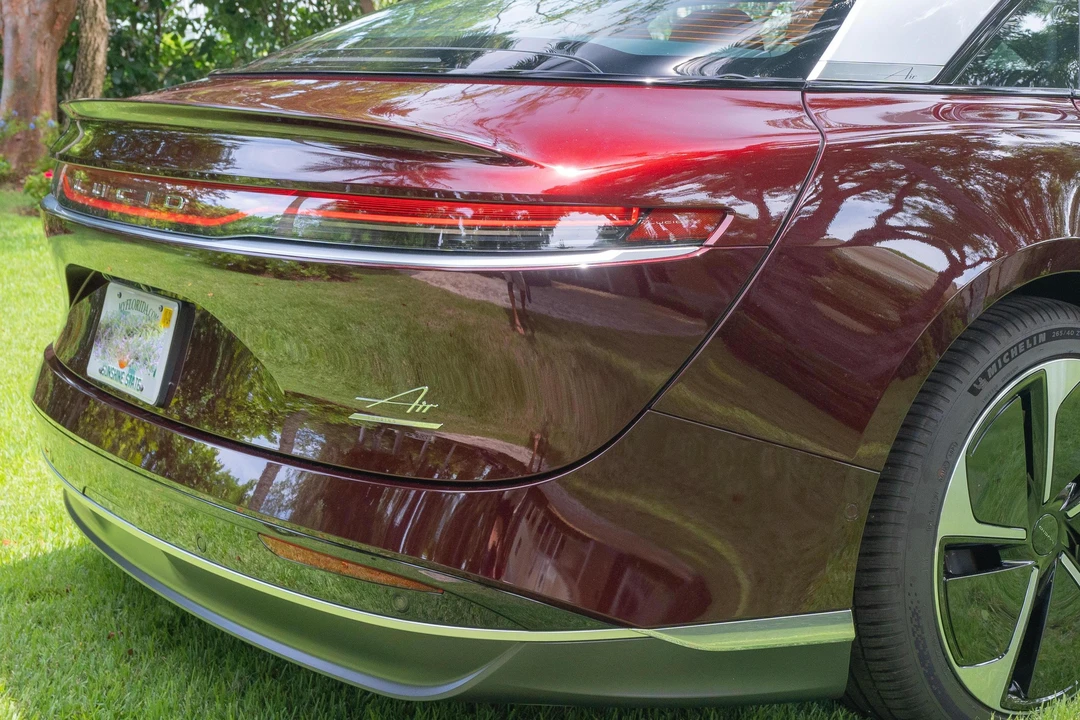 2023 Lucid Air - Image 24 of 31