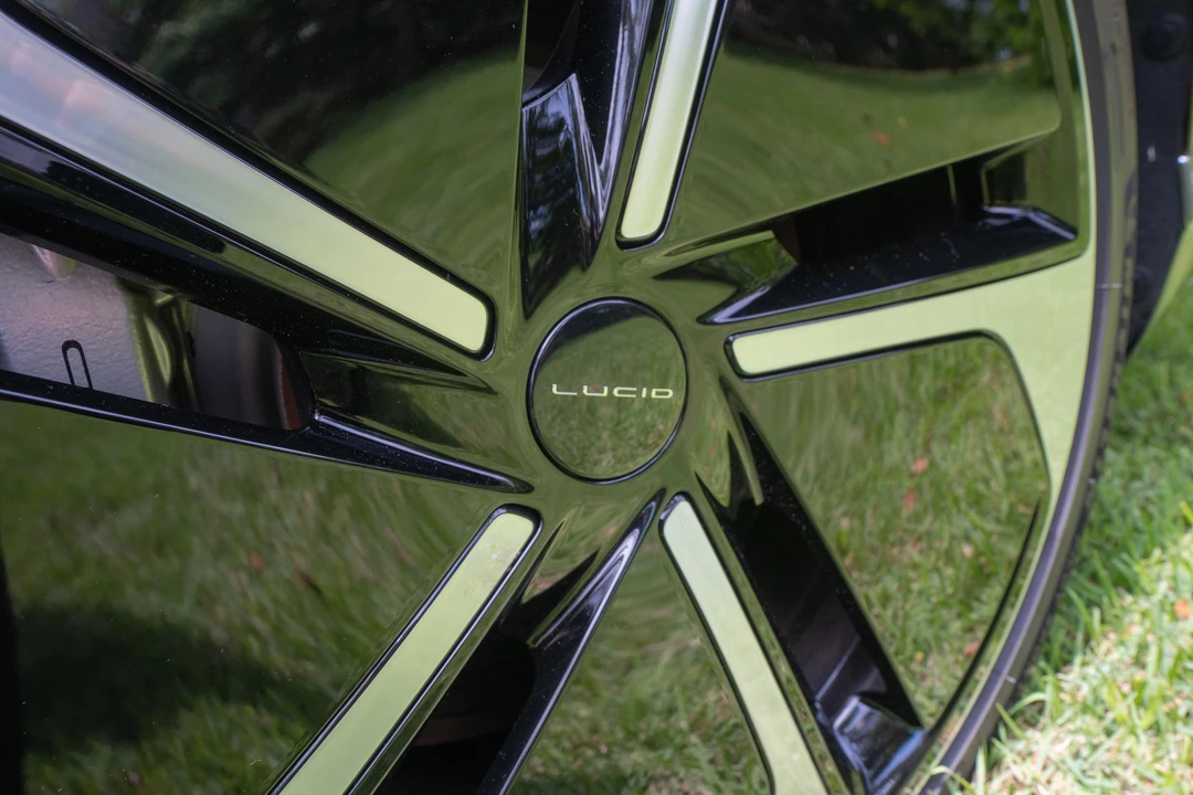 2023 Lucid Air - Image 29 of 31