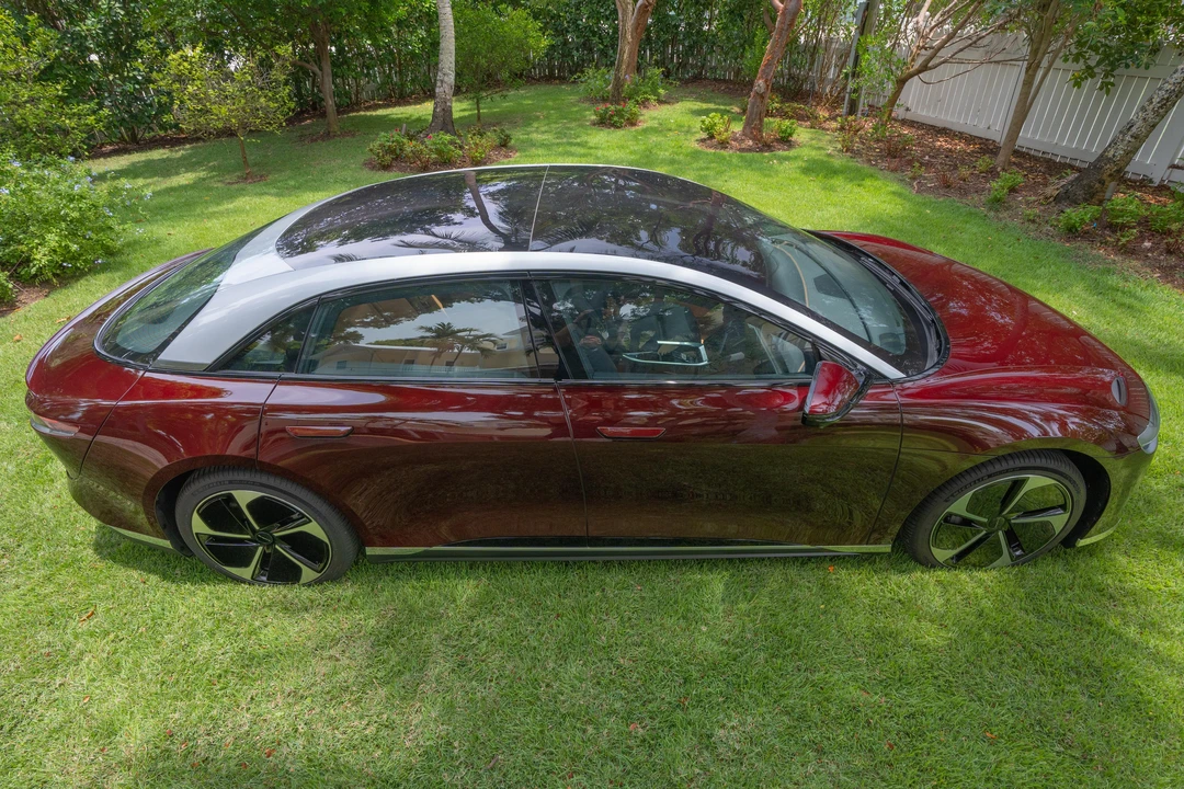 2023 Lucid Air - Image 15 of 31