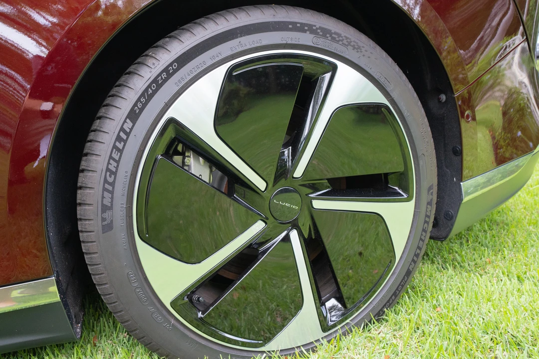 2023 Lucid Air - Image 28 of 31