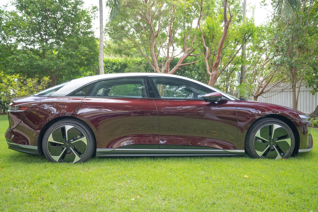 2023 Lucid Air - Image 3 of 31