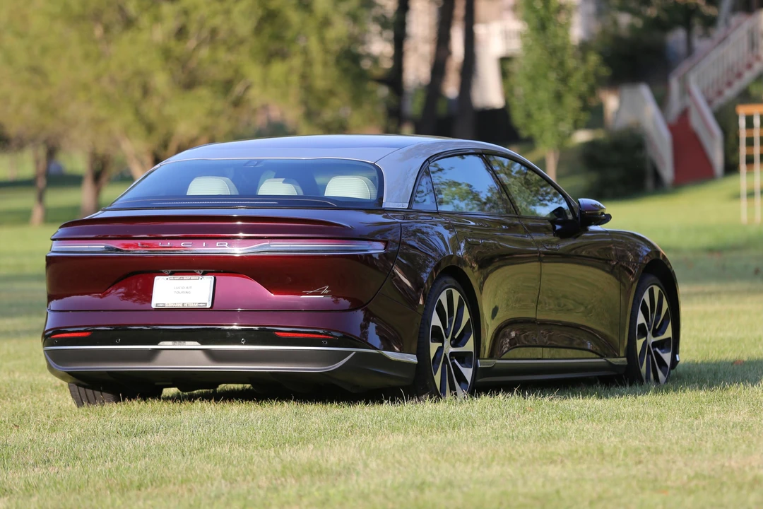 2023 Lucid Air - Image 10 of 31