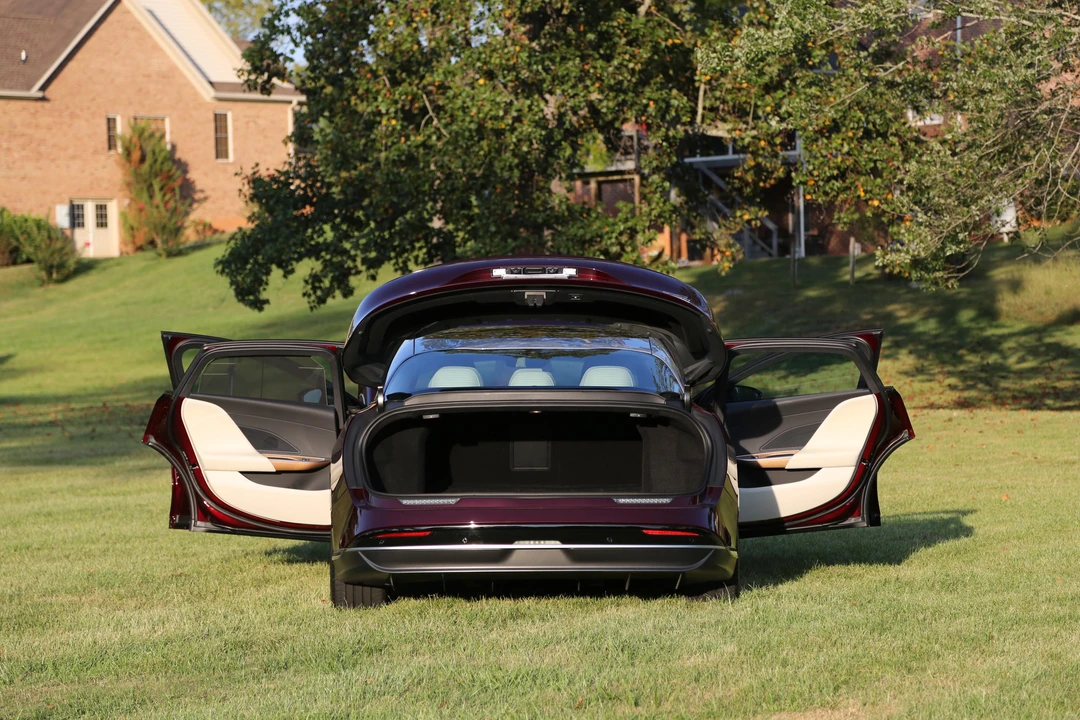 2023 Lucid Air - Image 21 of 31