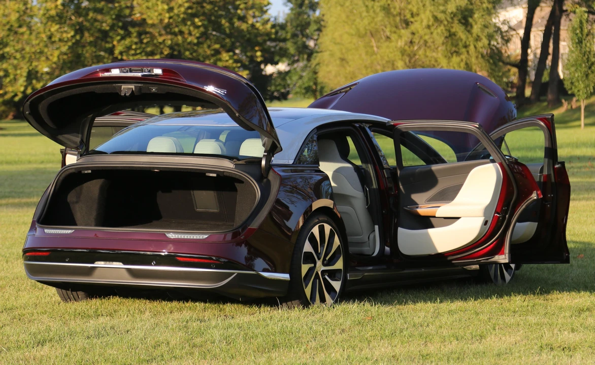 2023 Lucid Air - Image 22 of 31