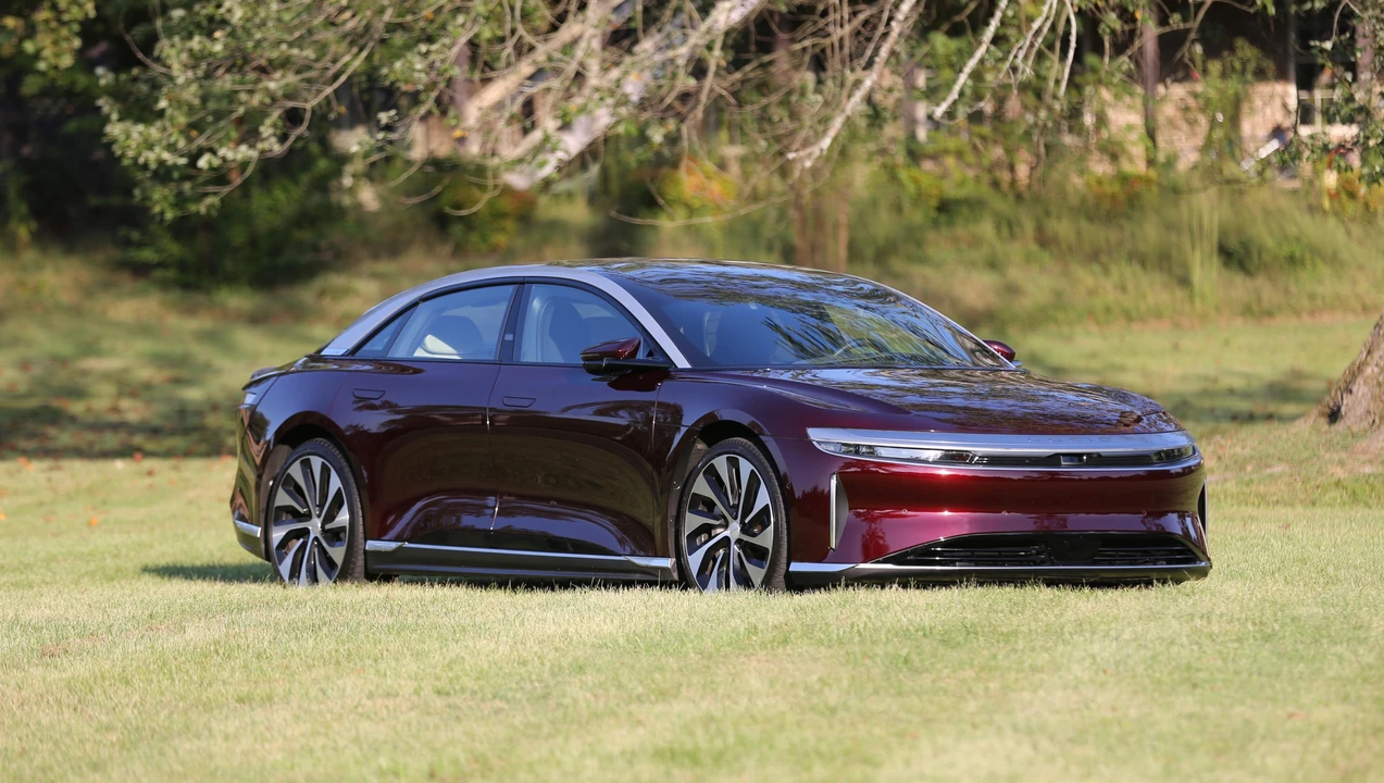 2023 Lucid Air - Image 17 of 31