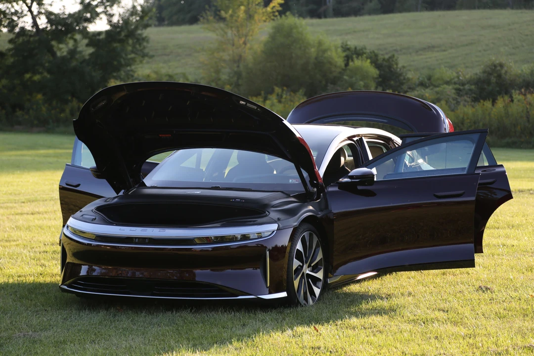 2023 Lucid Air - Image 19 of 31