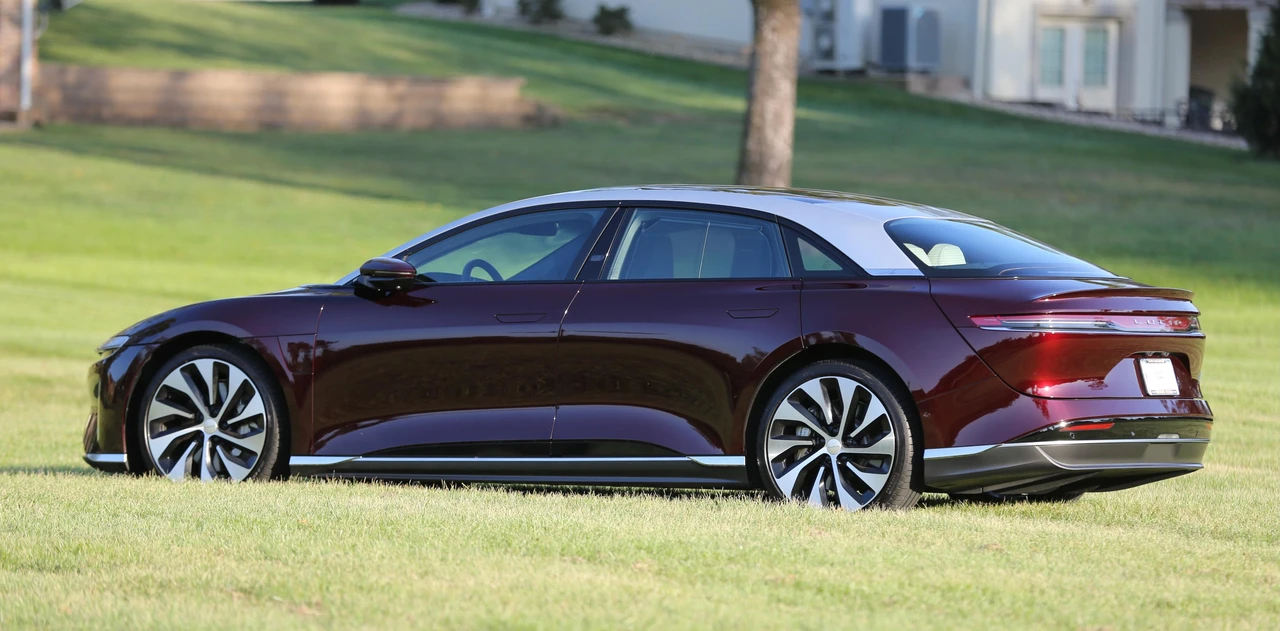 2023 Lucid Air - Image 8 of 31