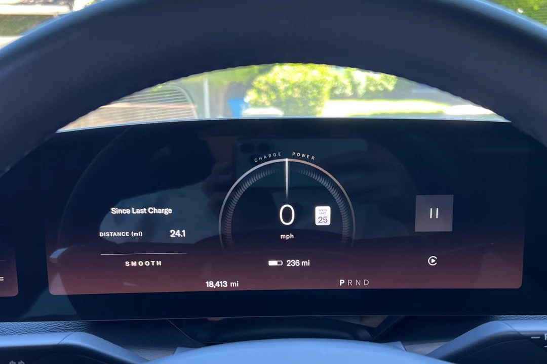 2023 Lucid Air - Image 18 of 31