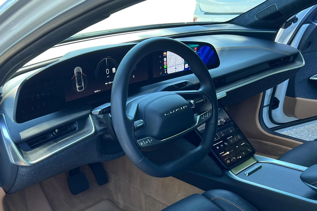 2023 Lucid Air - Image 15 of 31