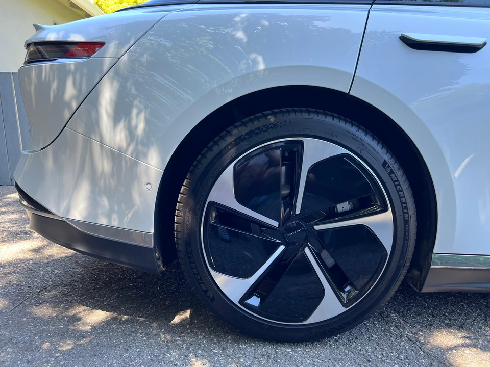 2023 Lucid Air - Image 13 of 31