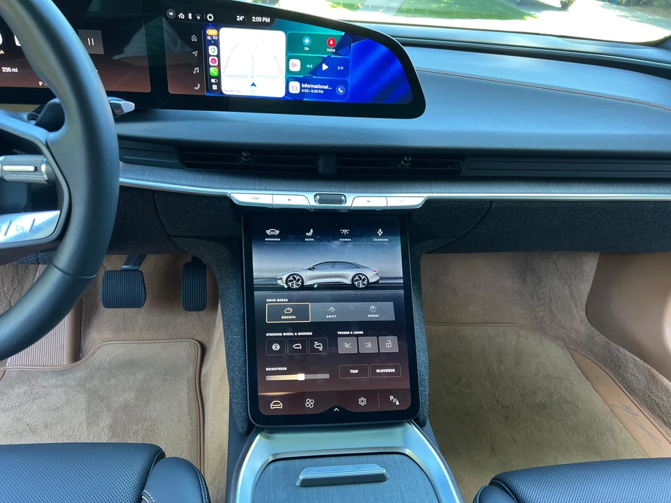 2023 Lucid Air - Image 25 of 31