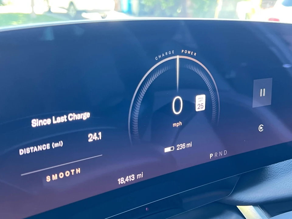 2023 Lucid Air - Image 22 of 31