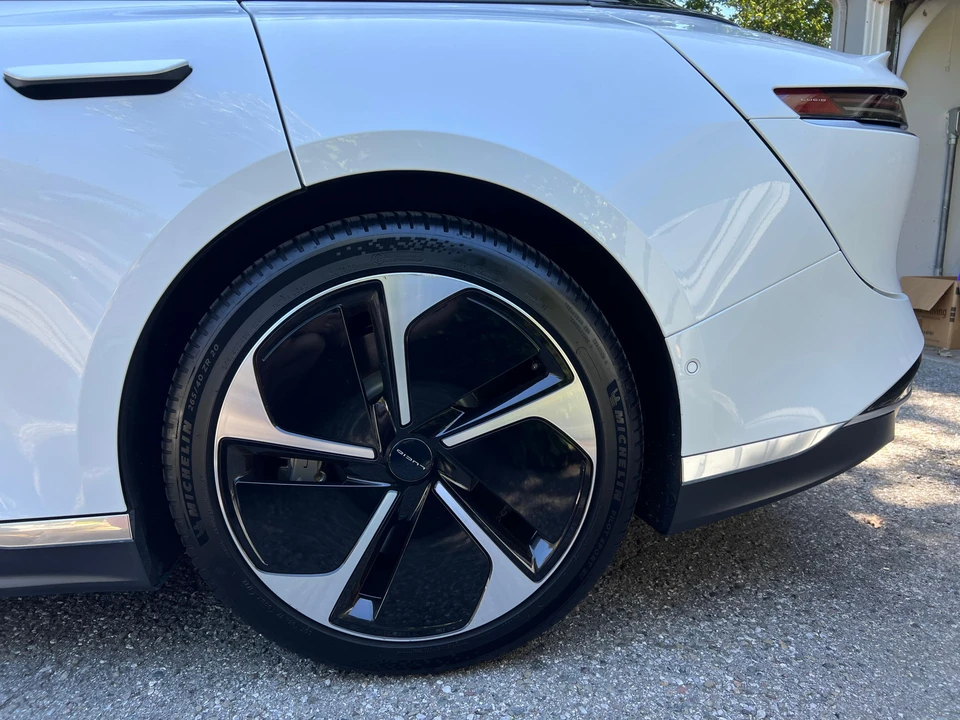 2023 Lucid Air - Image 12 of 31