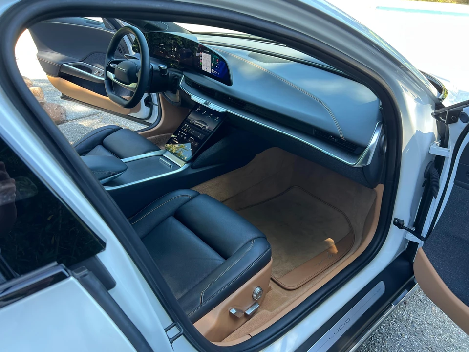 2023 Lucid Air - Image 27 of 31