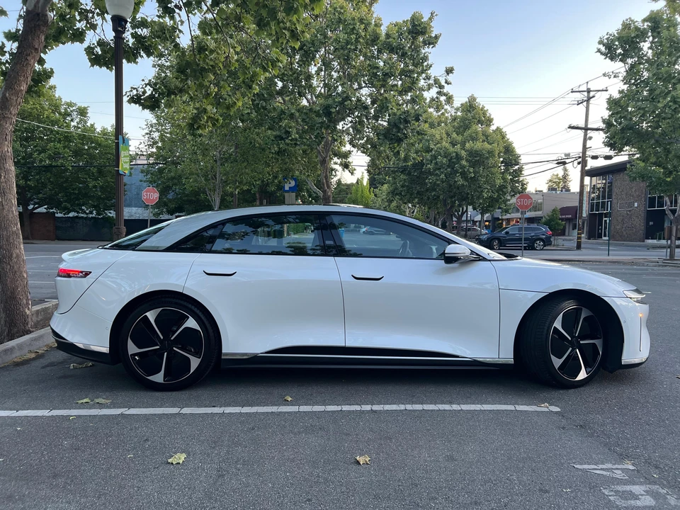 2023 Lucid Air - Image 9 of 31