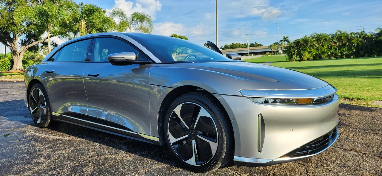 2023 Lucid Air - Image 16 of 31