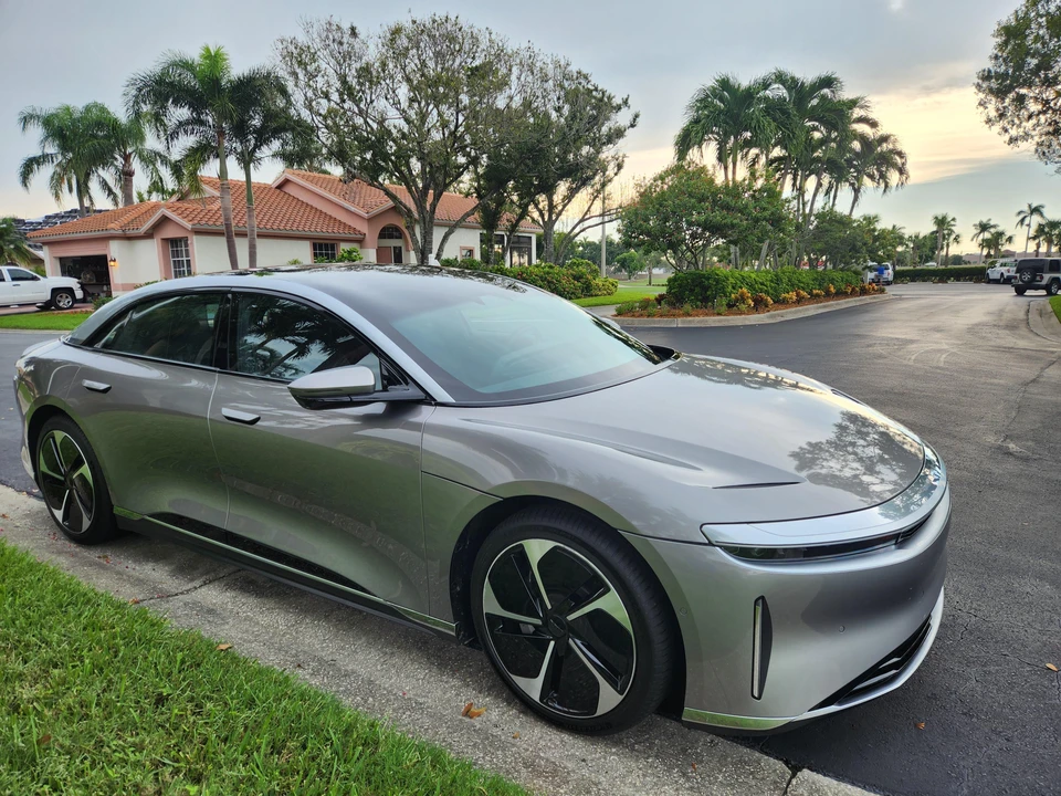 2023 Lucid Air - Image 15 of 31
