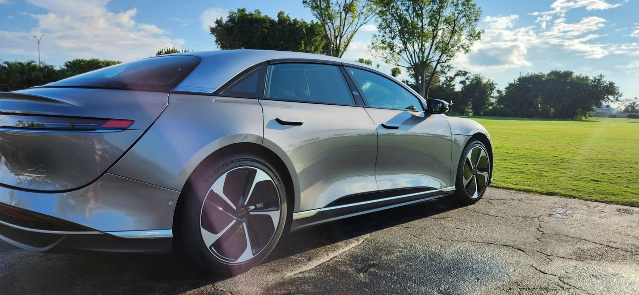 2023 Lucid Air - Image 13 of 31