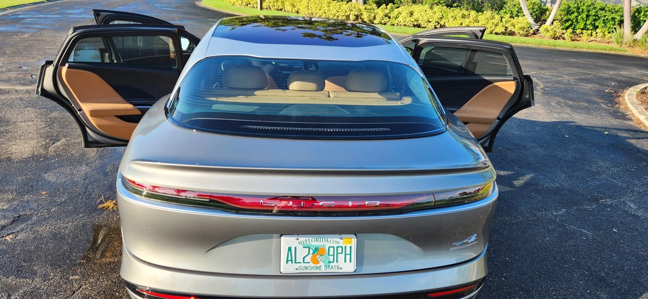 2023 Lucid Air - Image 12 of 31
