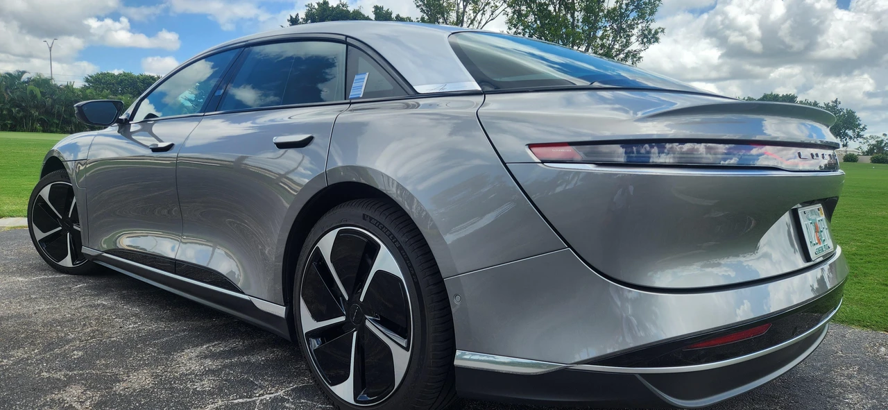 2023 Lucid Air - Image 11 of 31