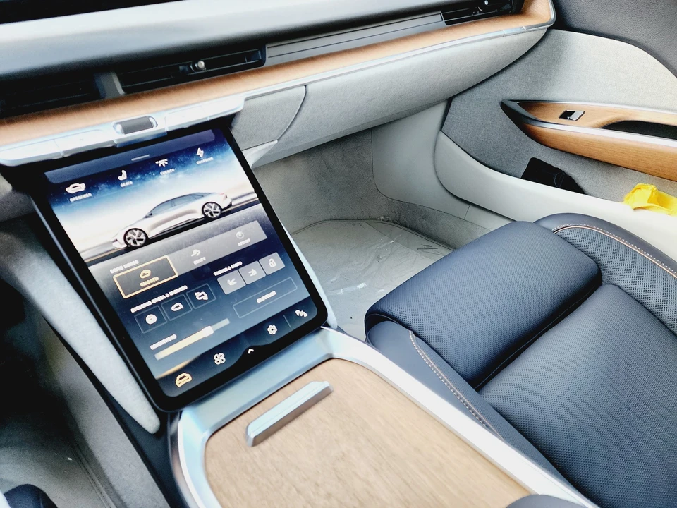 2023 Lucid Air - Image 16 of 24