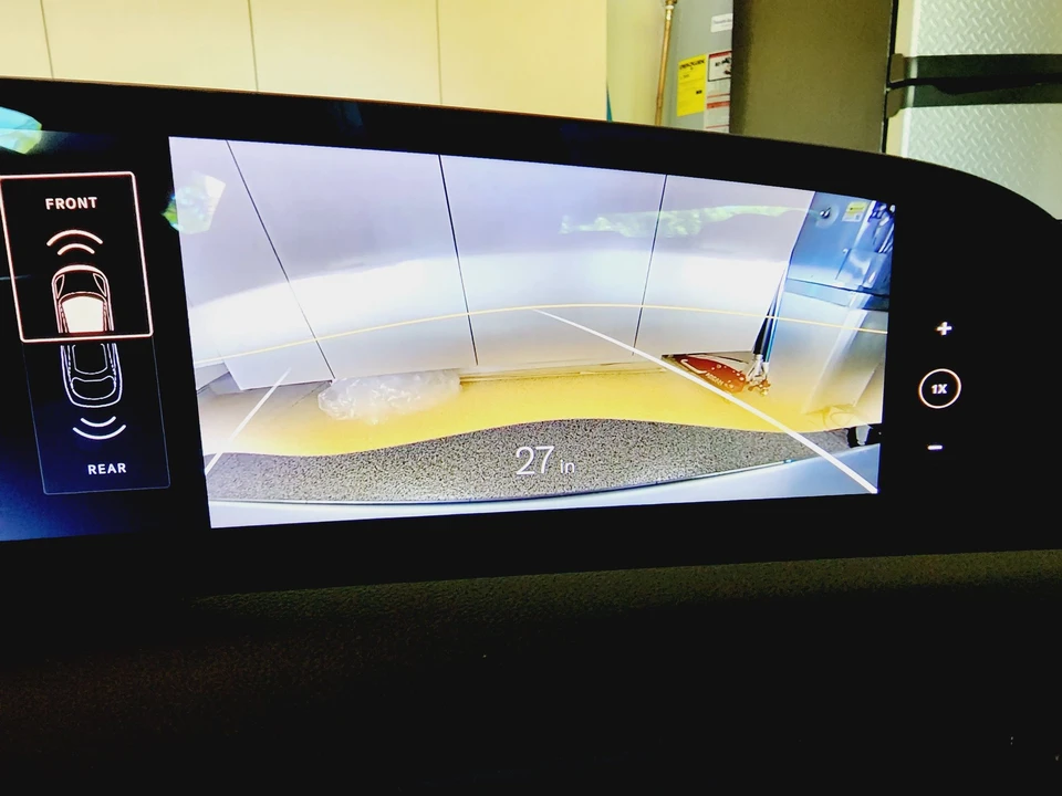 2023 Lucid Air - Image 19 of 24