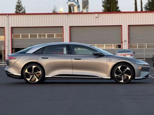2023 Lucid Air - Image 7 of 12