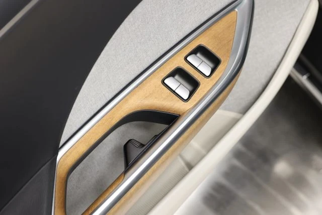 2023 Lucid Air - Image 11 of 12