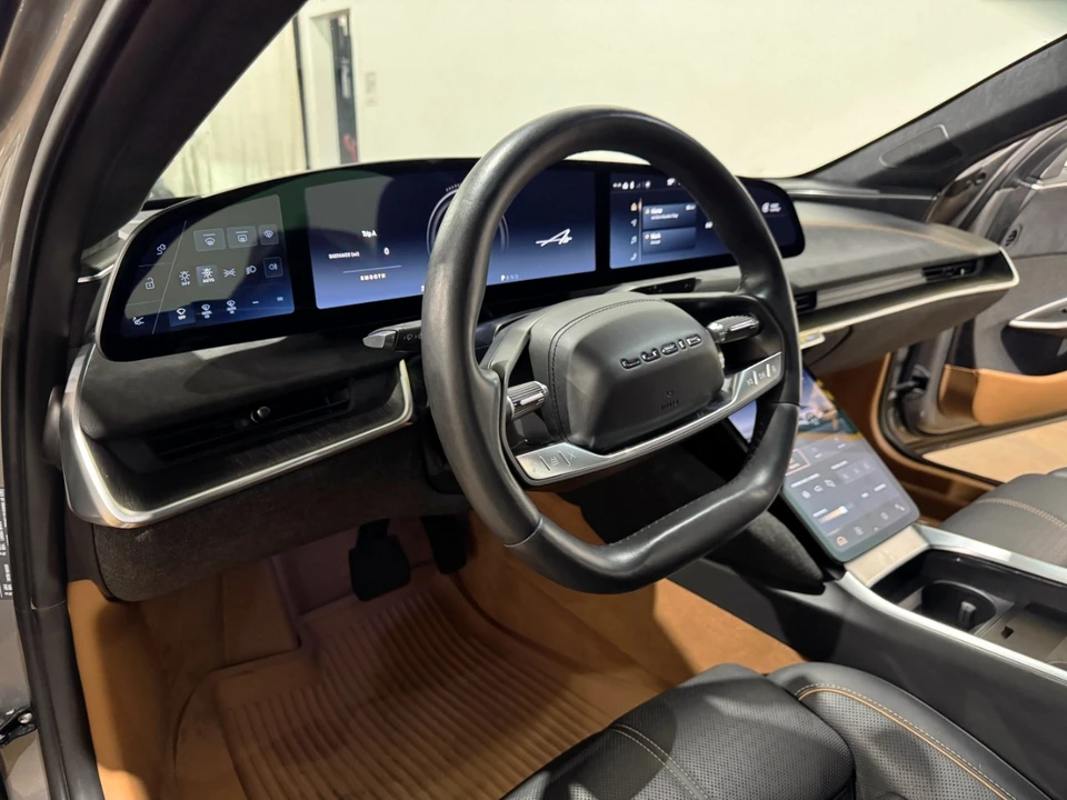 2023 Lucid Air - Image 10 of 12