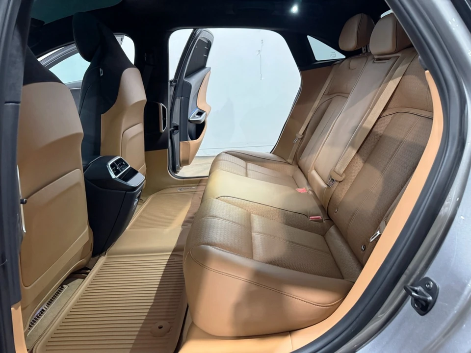 2023 Lucid Air - Image 14 of 21