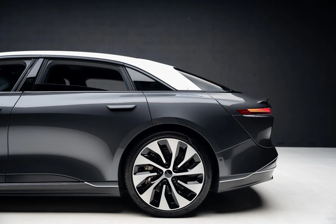 2023 Lucid Air - Image 21 of 21
