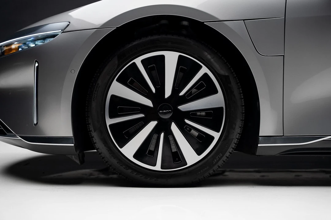 2023 Lucid Air - Image 19 of 21
