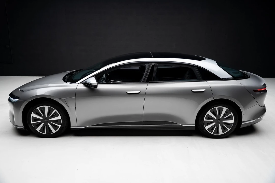 2023 Lucid Air - Image 16 of 21