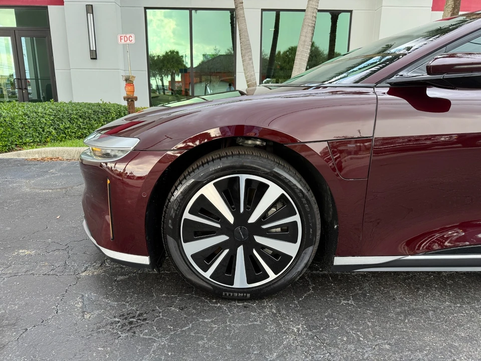 2023 Lucid Air - Image 15 of 21