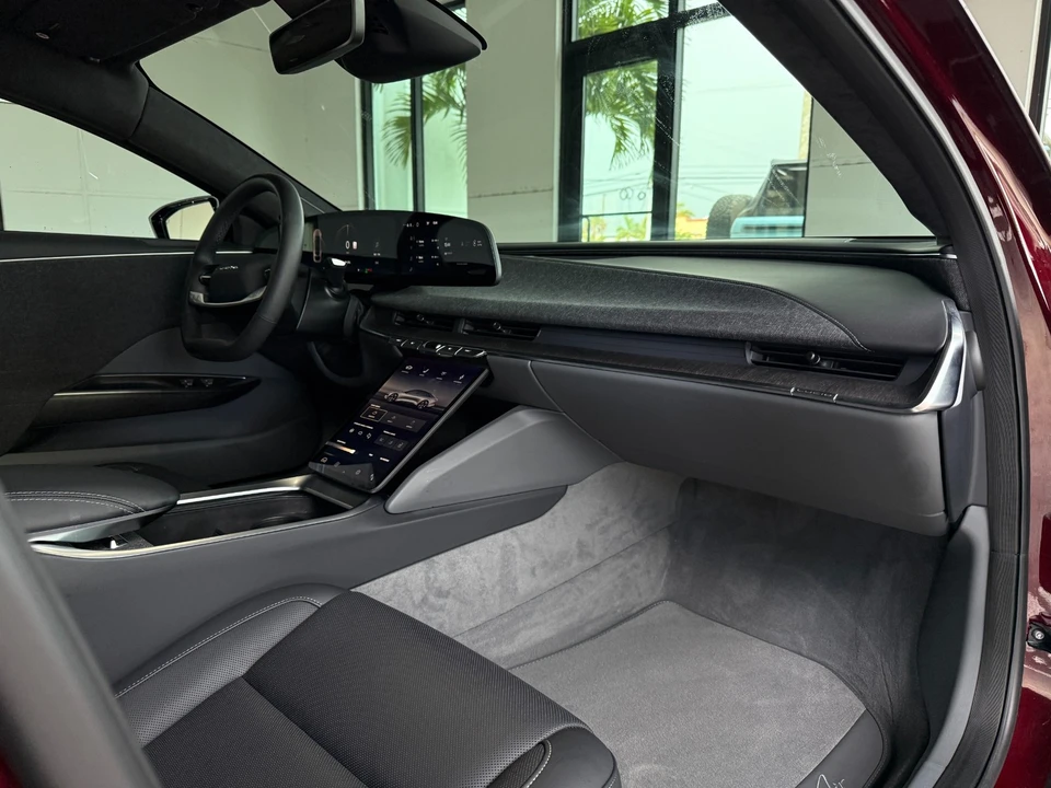 2023 Lucid Air - Image 19 of 21