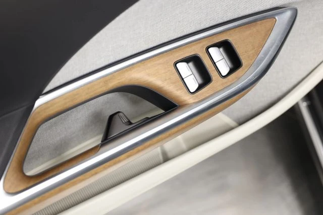 2023 Lucid Air - Image 11 of 21