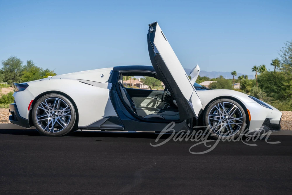 2023 Maserati MC20 Cielo - Image 8 of 31
