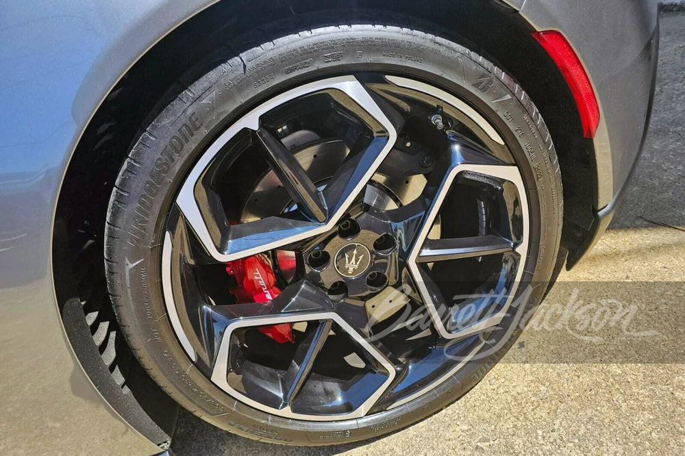 2023 Maserati MC20 - Image 13 of 15