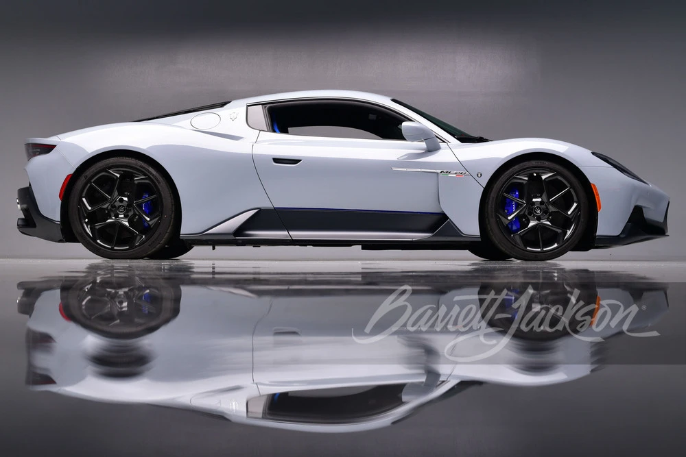 2023 Maserati MC20 - Image 18 of 31