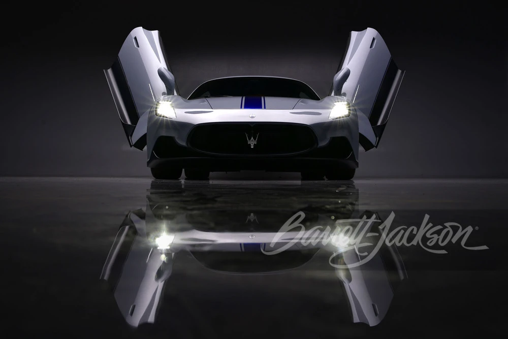 2023 Maserati MC20 - Image 13 of 31