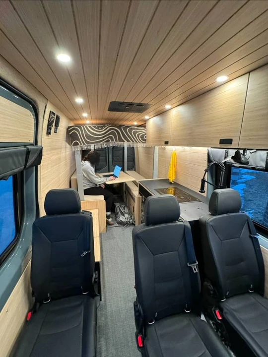 2023 Mercedes-Benz VS30 Sprinter - Image 7 of 10