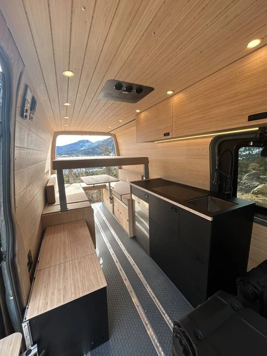 2023 Mercedes-Benz VS30 Sprinter - Image 4 of 10